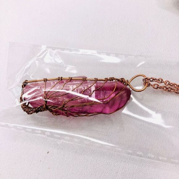 Clinique Floral Pouch Crystal Necklace & Stackable Bracelet Bundle - Picture 2 of 9